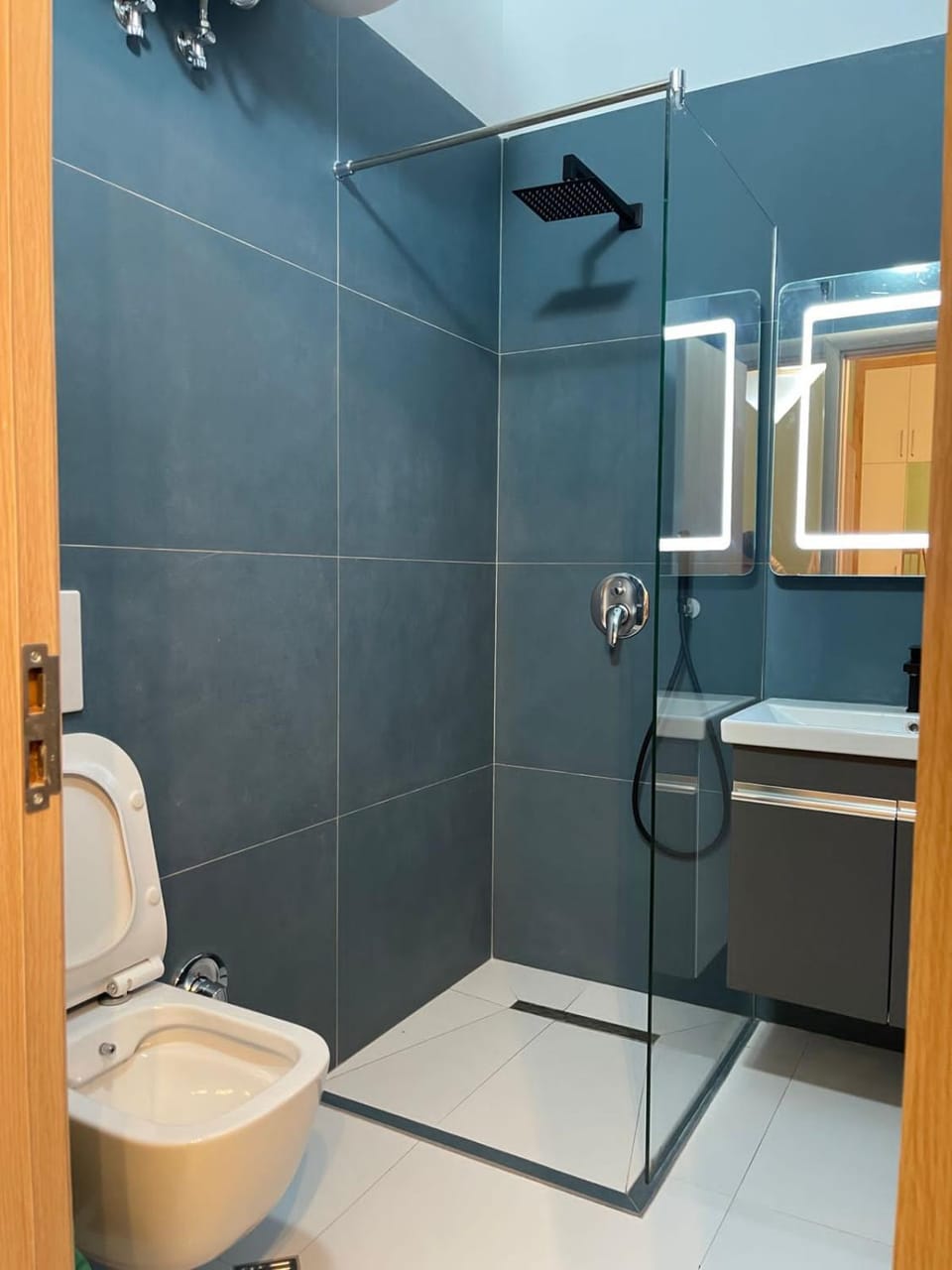 Shower, Toilet, Bathroom