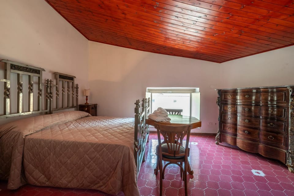 Bed, wardrobe