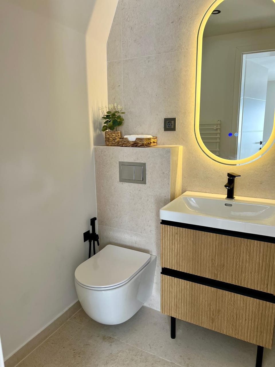 Hasdeu elegant apartment with pool Apartment in Cluj-Napoca