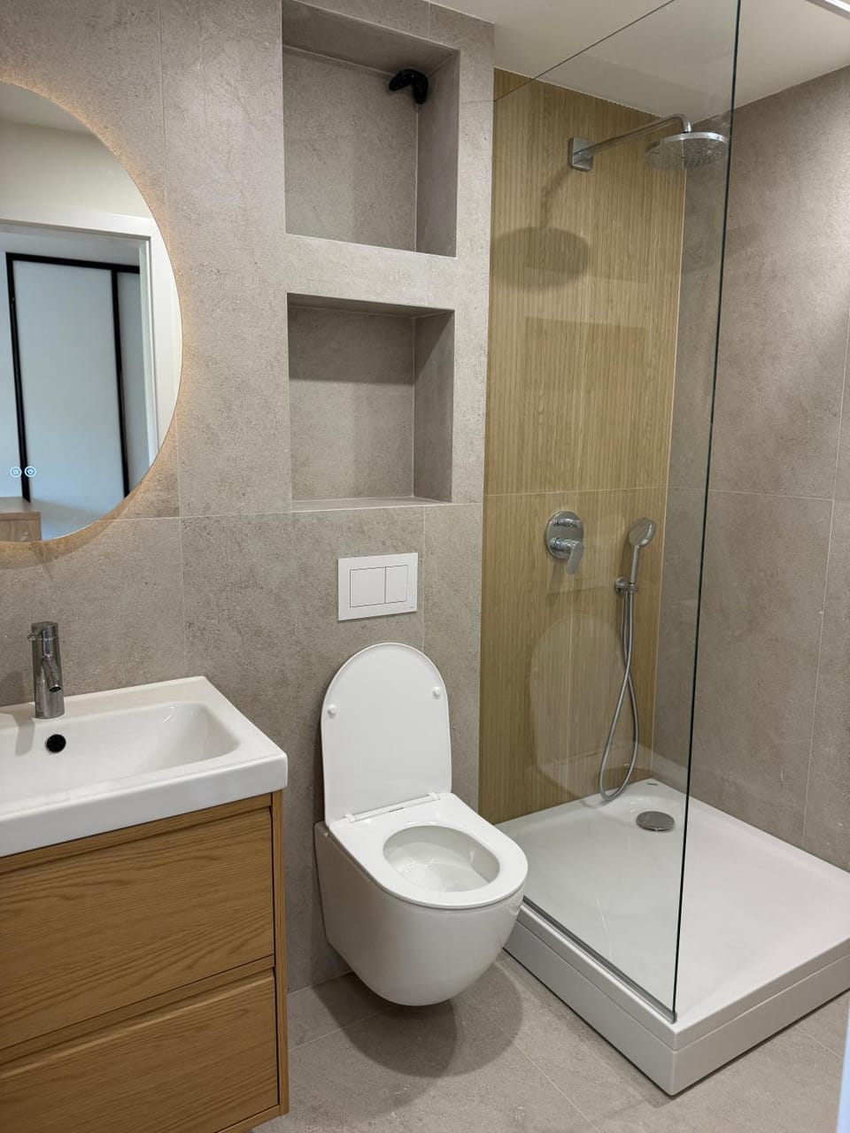Hasdeu elegant apartment with pool Apartment in Cluj-Napoca