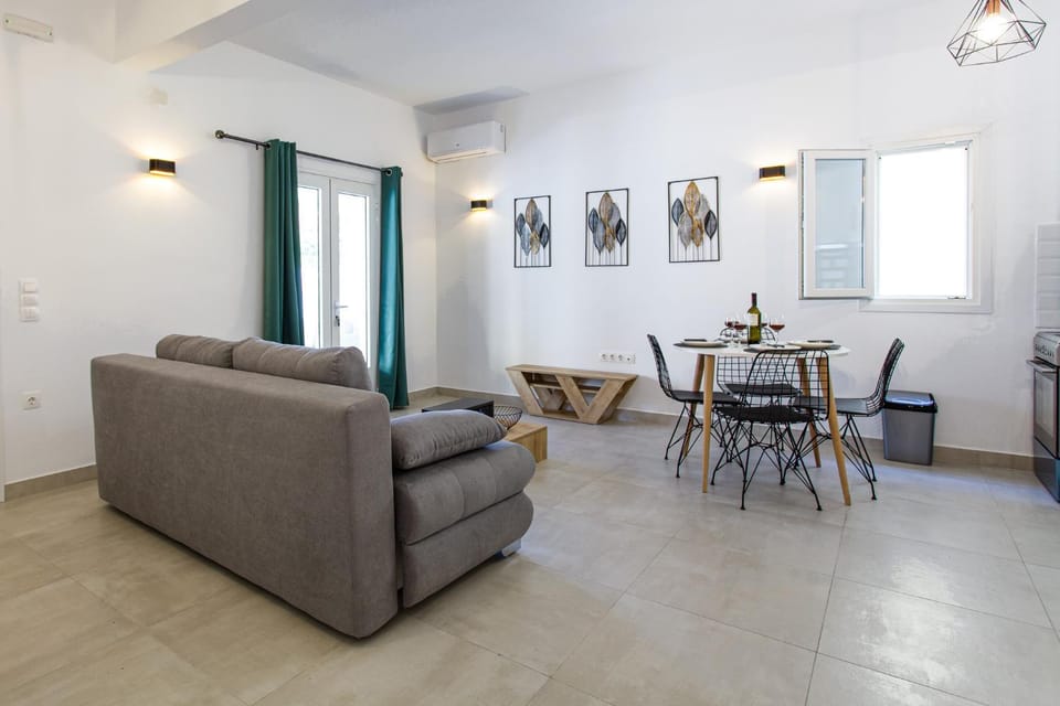 Seating area, Dining area, air conditioner