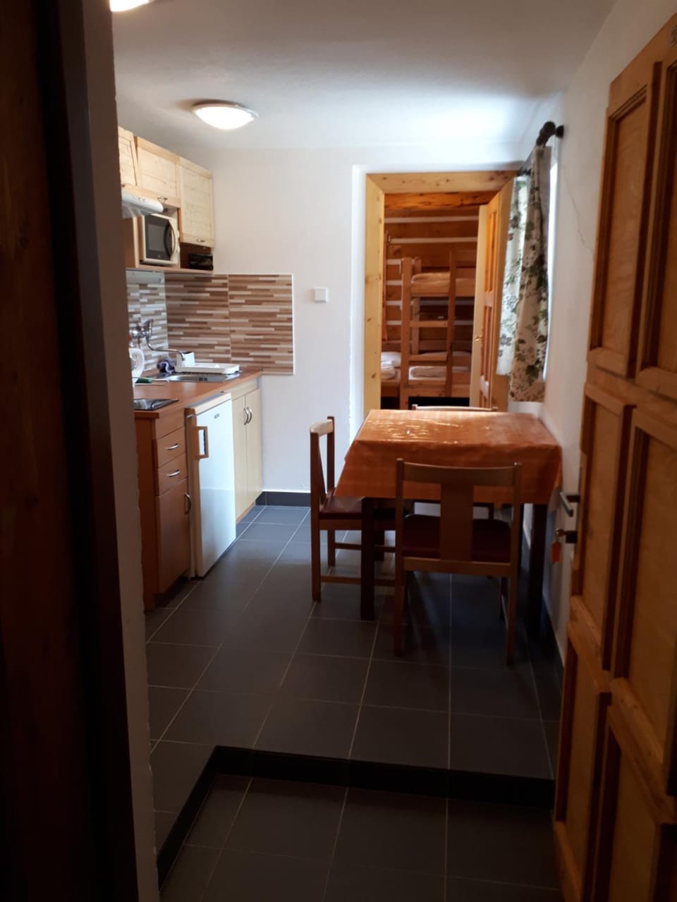 Kitchen or kitchenette, Dining area, stove