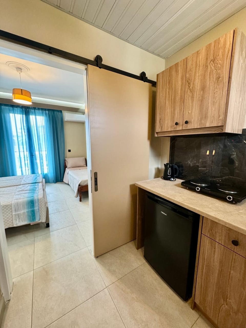 Kitchen or kitchenette, Photo of the whole room, Bedroom, stove, kitchen