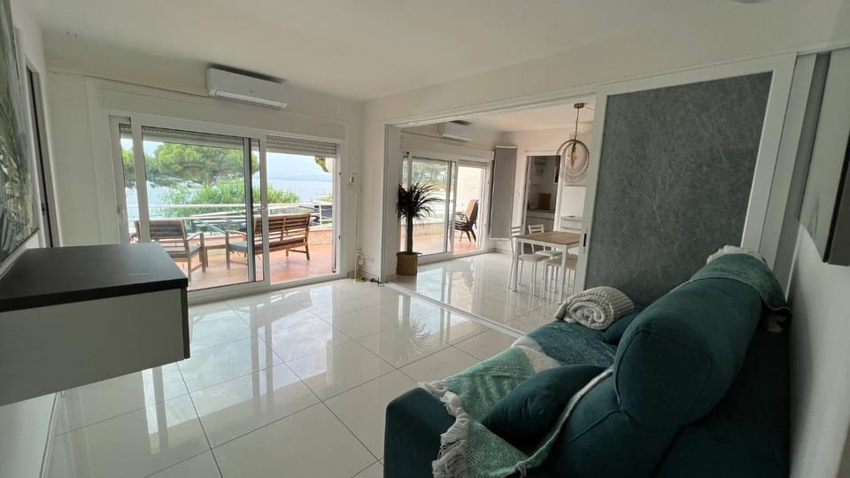Communal lounge/ TV room, Living room
