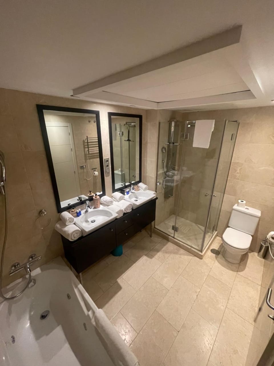 Shower, Toilet, Bathroom, Bath, towels