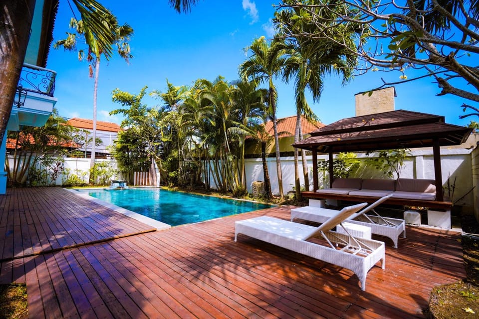 Property building, Balcony/Terrace, Swimming pool