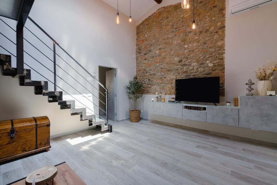 Communal lounge/ TV room, TV and multimedia, Evening entertainment