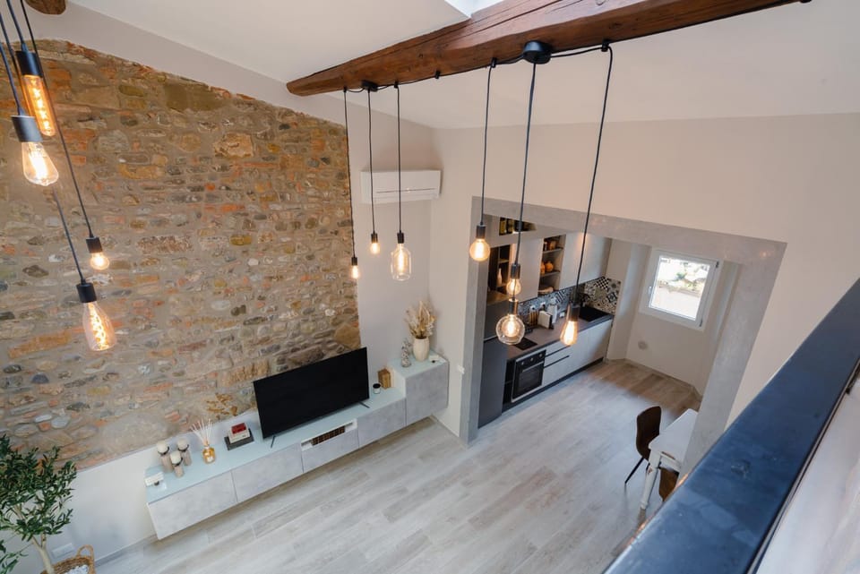 Communal lounge/ TV room, TV and multimedia, Living room, Seating area, Evening entertainment