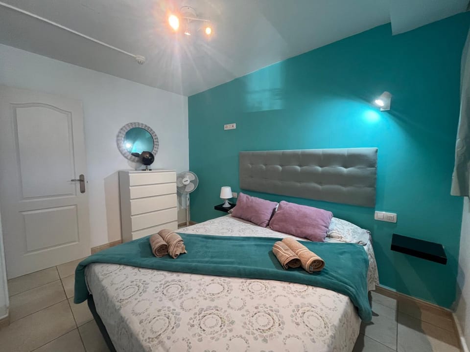 Bed, Photo of the whole room
