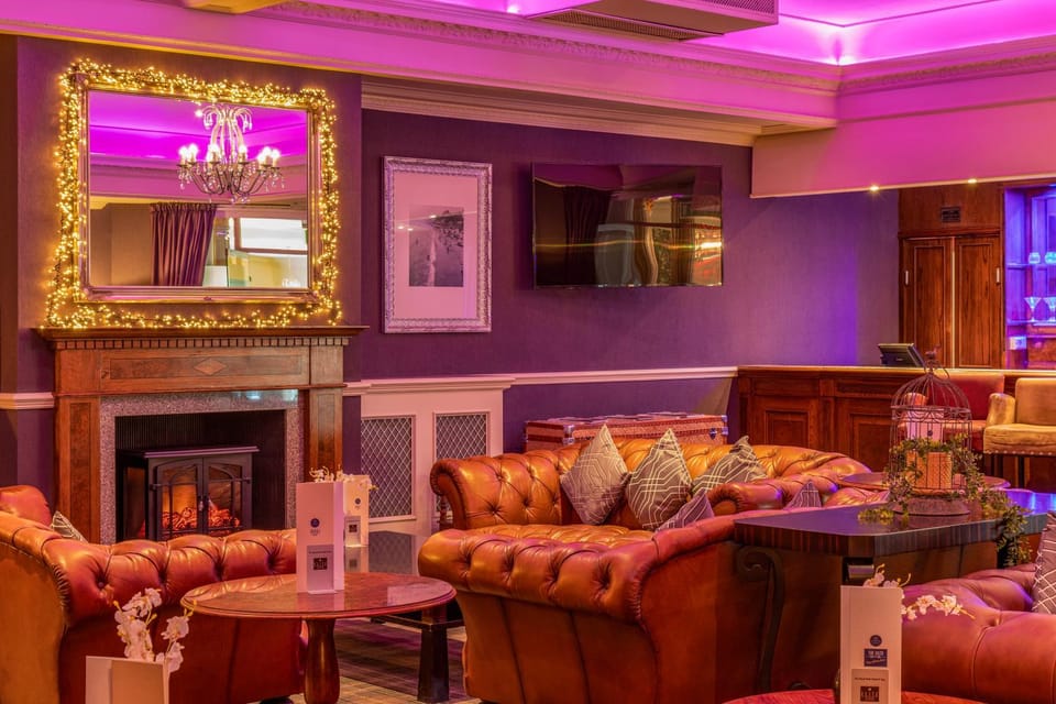 Lounge or bar