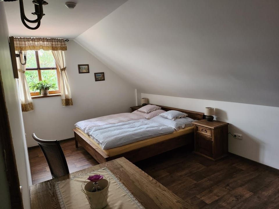 Bed, Photo of the whole room
