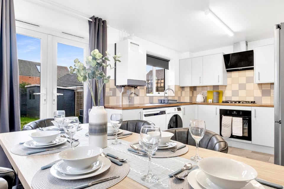 Kitchen or kitchenette, Seating area, Dining area, Evening entertainment, dishwasher, minibar, pet friendly, stove, toaster, washing machine