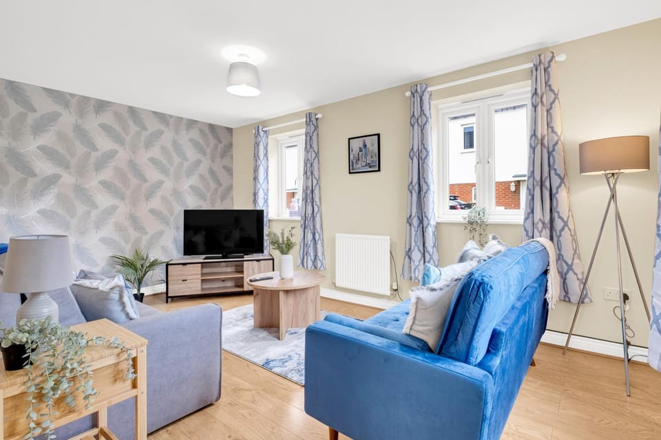 Communal lounge/ TV room, Living room, Seating area