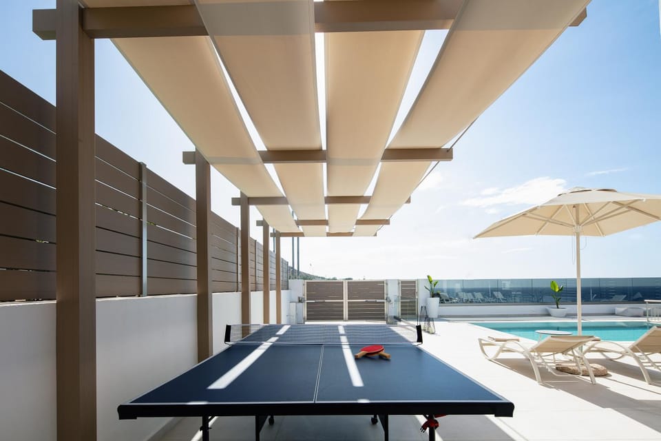 Table tennis