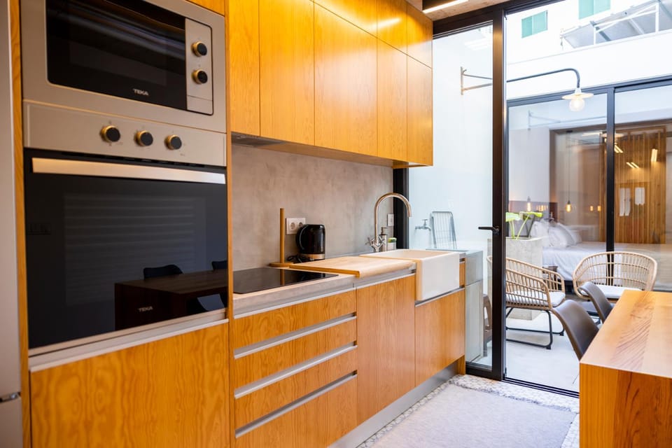 Kitchen or kitchenette, Dining area, minibar, pet friendly, stove