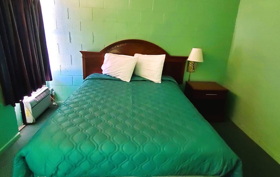 Holiday Host Motel & RV Park Motel in Texas