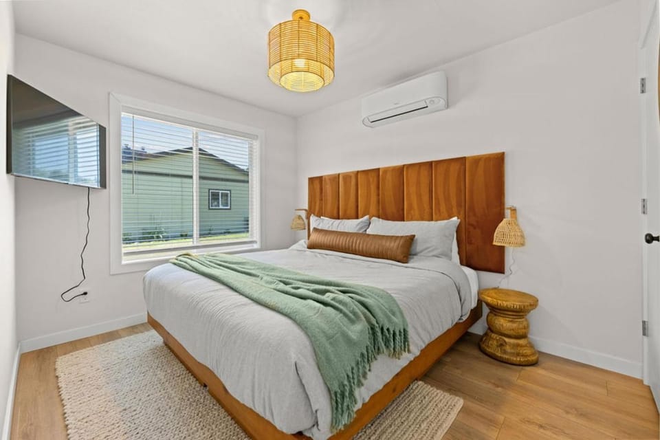 Modern Guest House Near Downtown! Bed and Breakfast in Washington