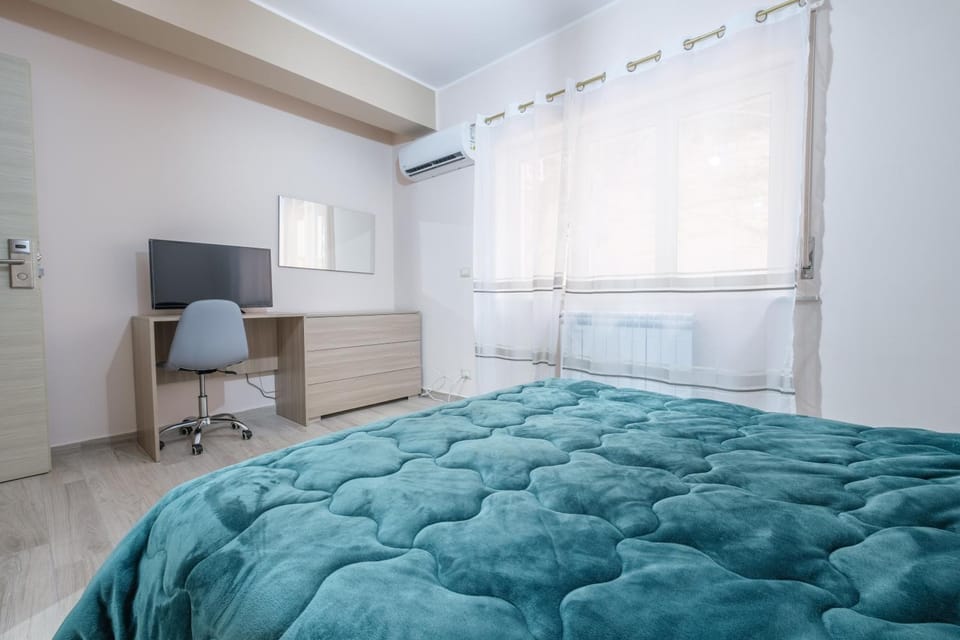 Living room, Bedroom