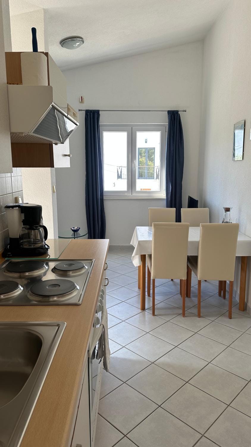 Apartment Arleta Apartment in Okrug Gornji