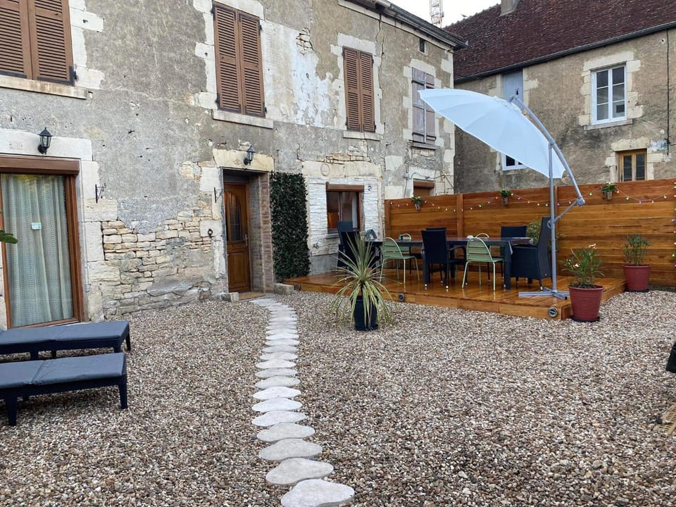 le refuge de Majèle House in Bourgogne-Franche-Comté