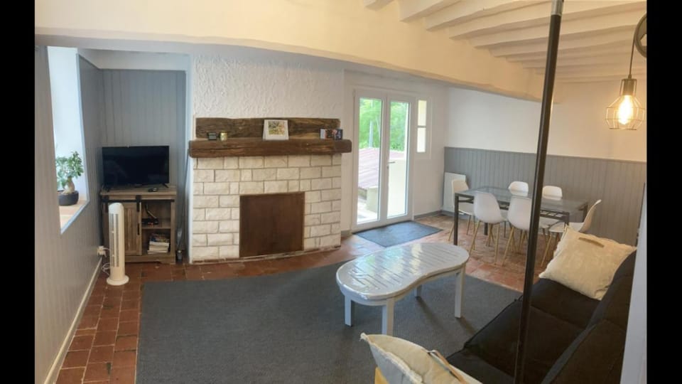 Château Guédelon 8 min Linge inclus House in Centre-Val de Loire