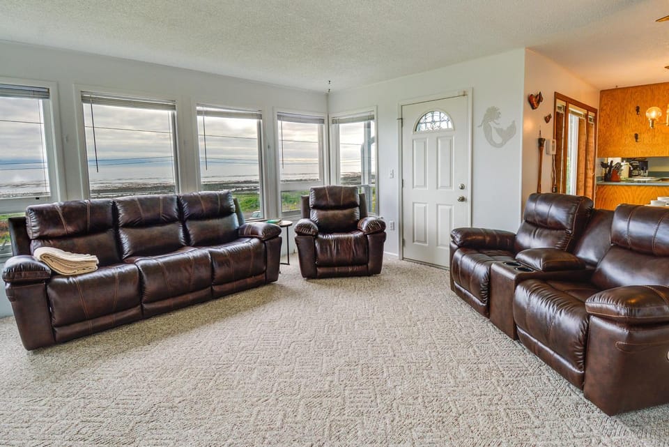 Seiku Vacation Rental w/ Deck & Ocean Views House in Washington