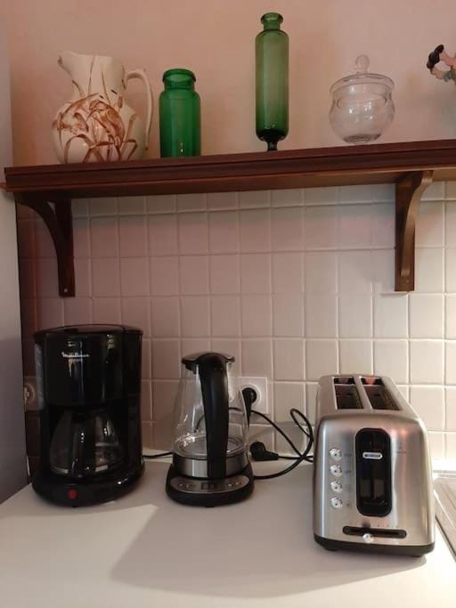 Coffee/tea facilities, toaster