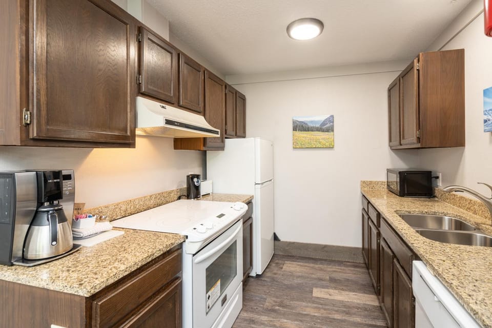 Mountainside Inn 113 by Alpine Lodging Telluride Apartment in Telluride