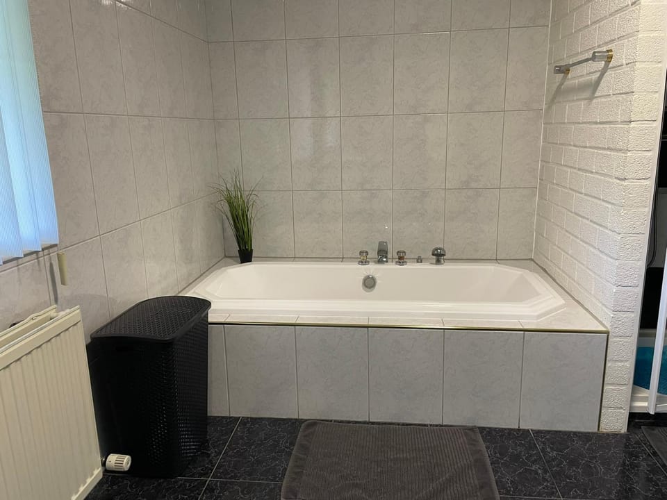 Bathroom, Bath