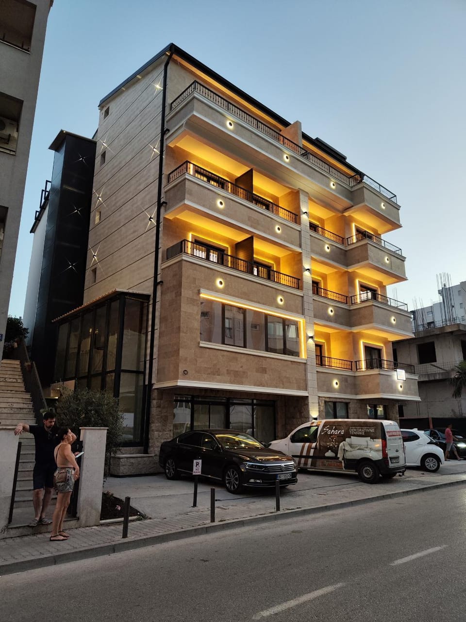 Property building, Day, Neighbourhood, Street view, Parking