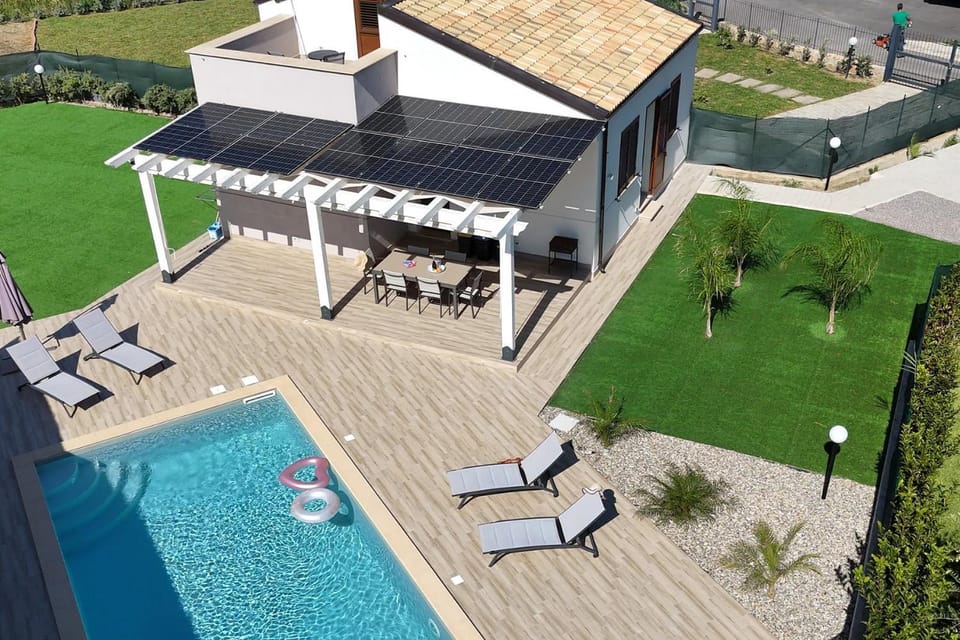 Property building, Patio, Garden view, sunbed