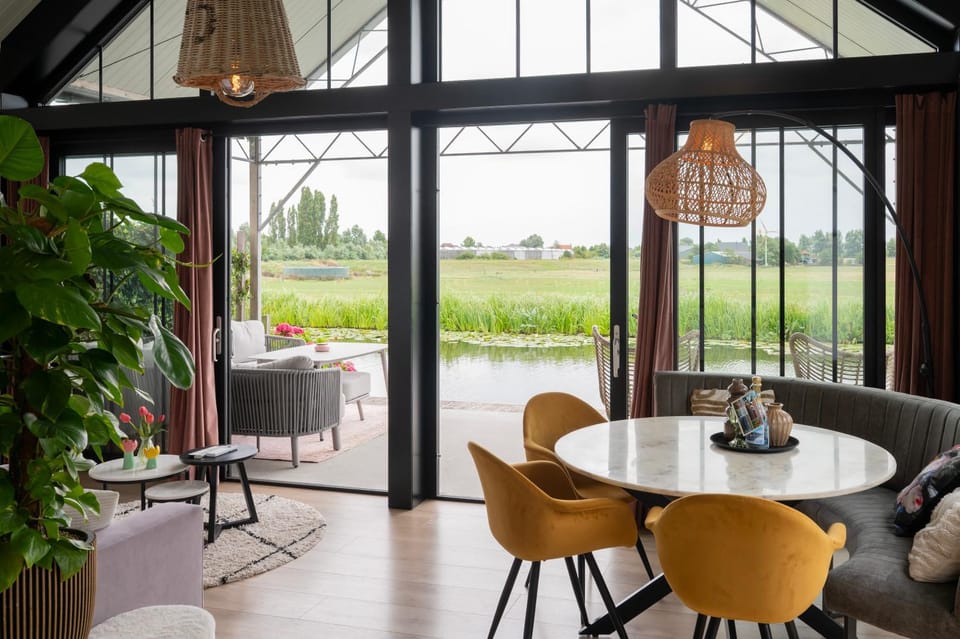 4 to 6 persons Tulpenacker waterfront Villa in South Holland (province)
