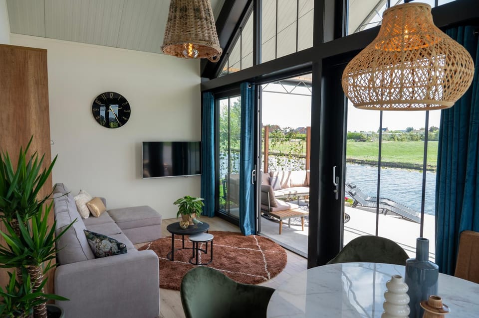 TV and multimedia, Balcony/Terrace, Living room