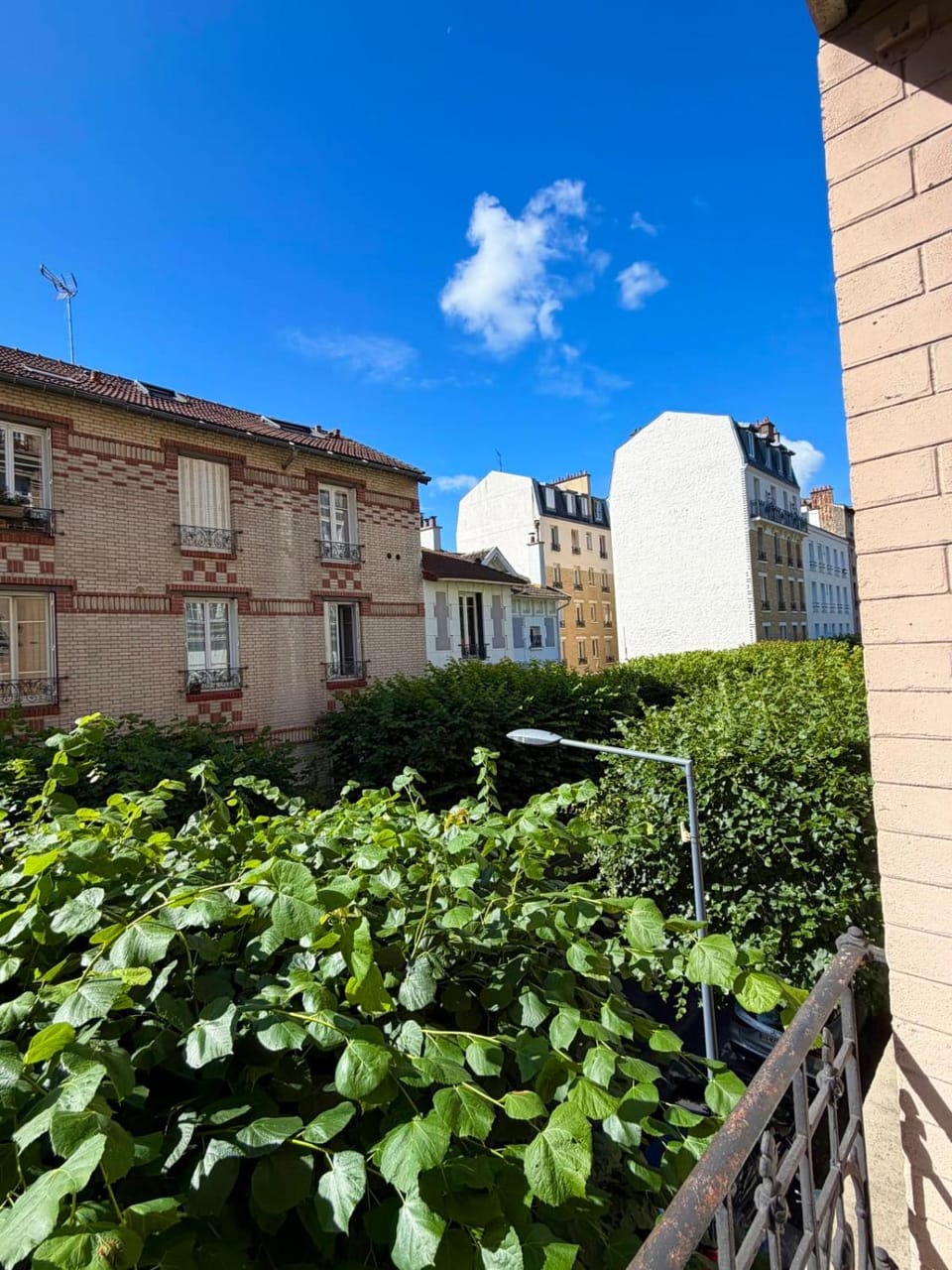 Cozy studio near Paris 15 Expo Center & T2 Tram Apartment in Issy-les-Moulineaux