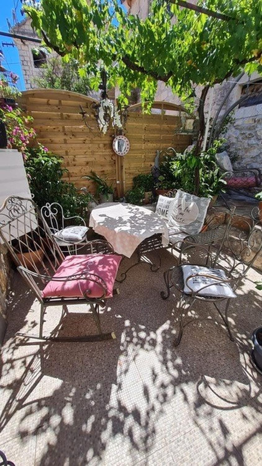 Patio, Inner courtyard view