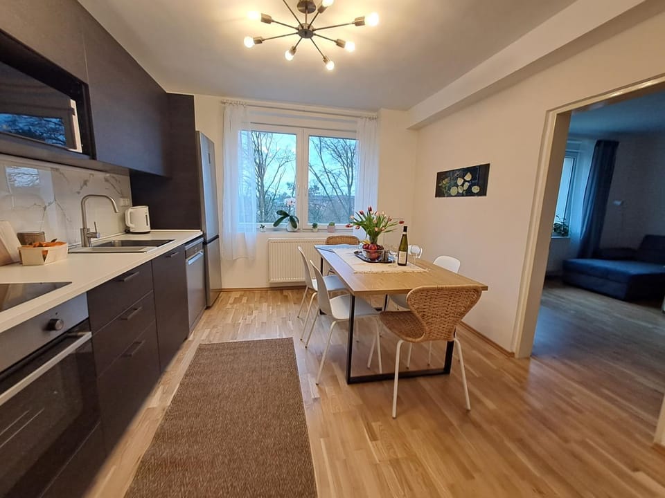 Kitchen or kitchenette, Living room, Dining area, dishwasher, microwave, minibar, oven, stove