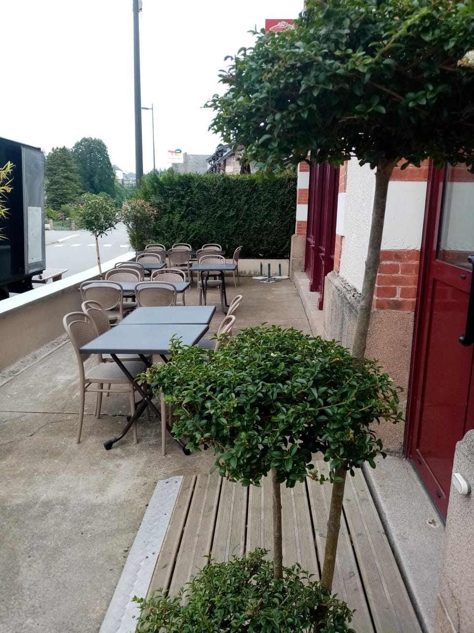 Restaurant/places to eat, Balcony/Terrace
