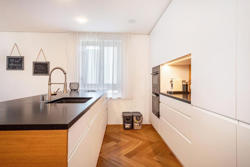 Kitchen or kitchenette, Living room