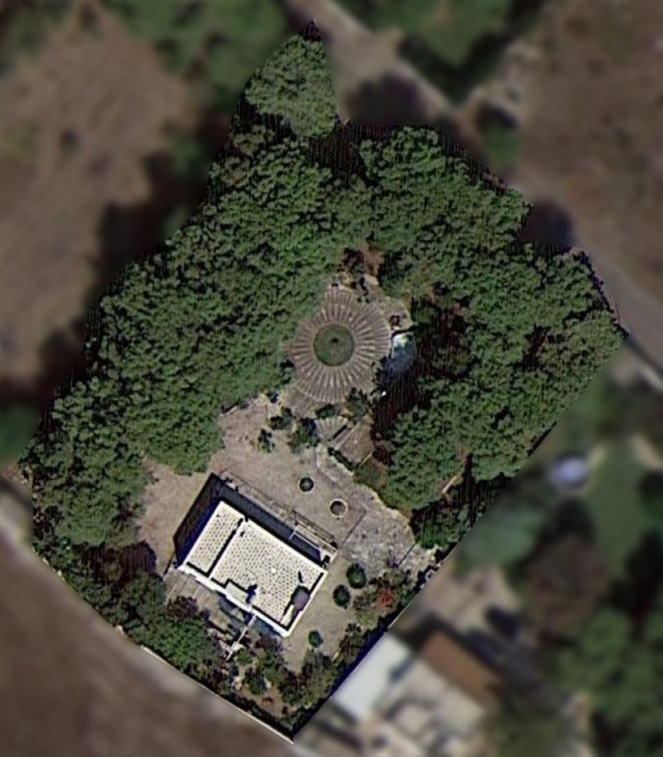 Bird's eye view, Floor plan