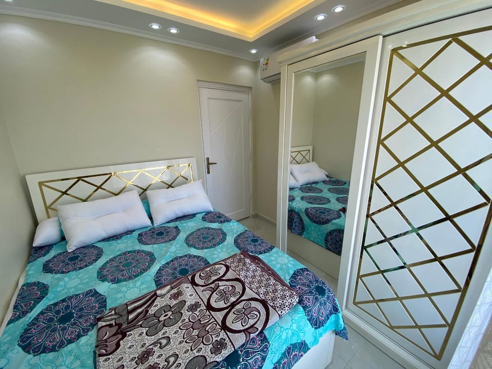 Bed, Photo of the whole room, Bedroom, wardrobe