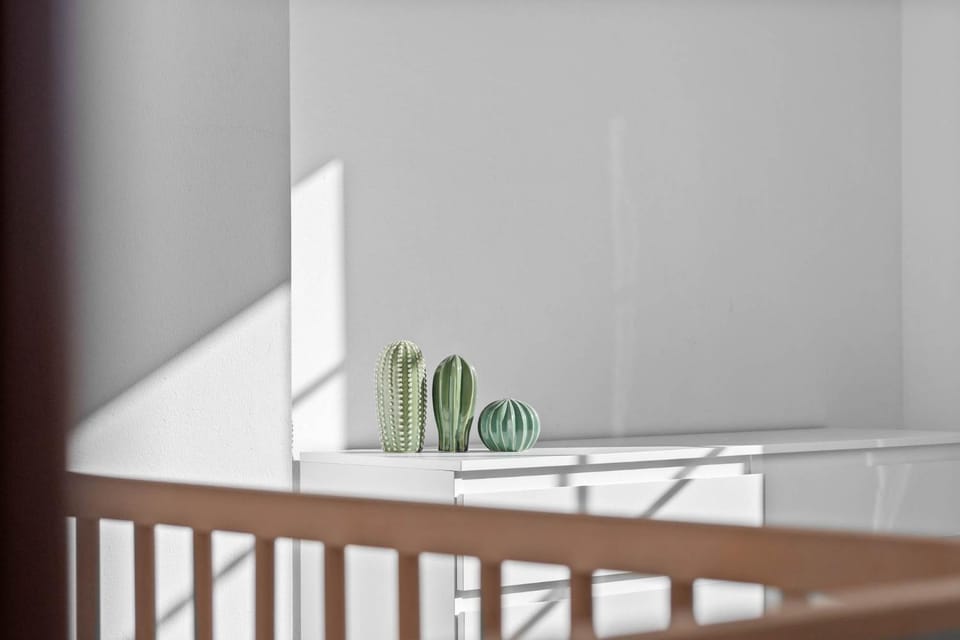 Bedroom, cot