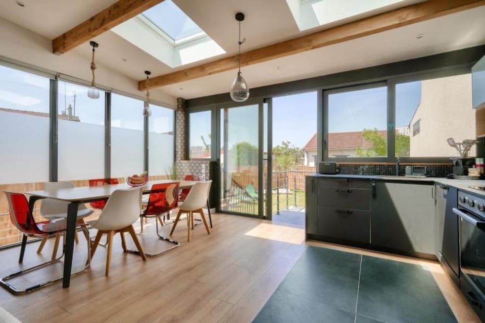 Fabuleuse maison/jardin d’architecte proche Paris Villa in Saint-Denis, France