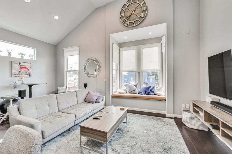 TV and multimedia, Living room, Seating area