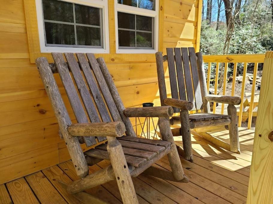 Laurel Haven a Modern Cabin Retreat near Gatlinburg Cabin in Cosby