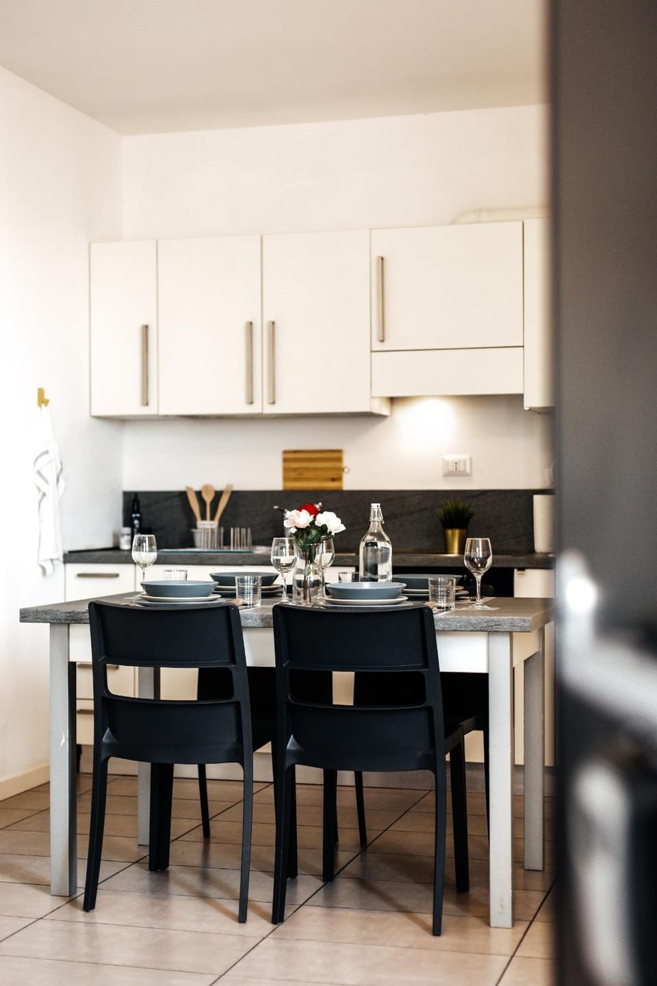 Kitchen or kitchenette, Dining area, stove