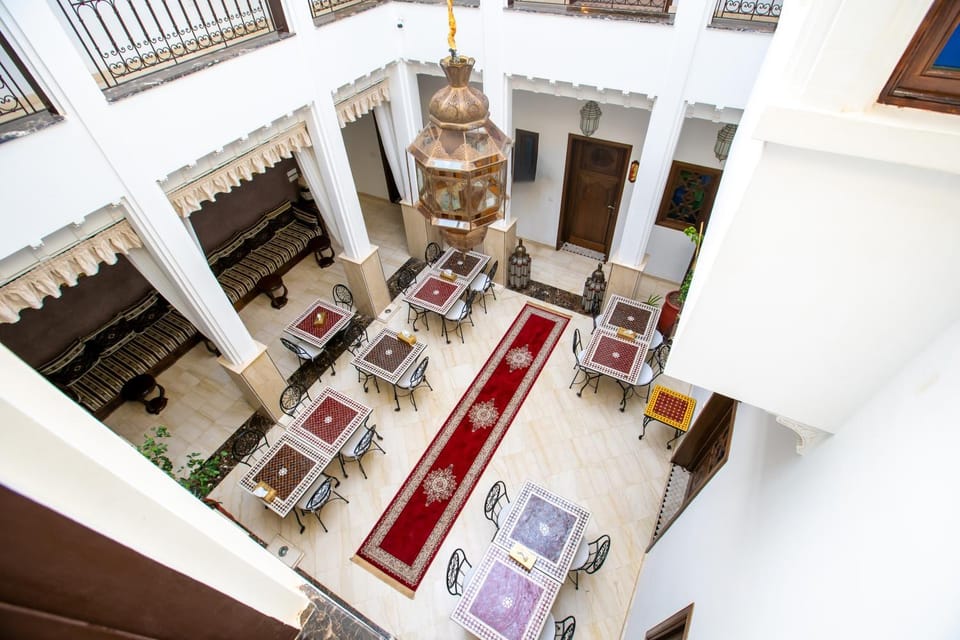 Restaurant/places to eat, Dining area, Inner courtyard view