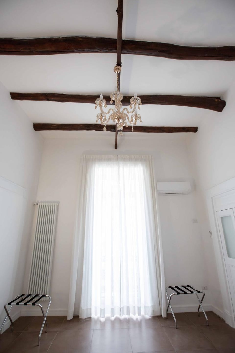 Bedroom, air conditioner
