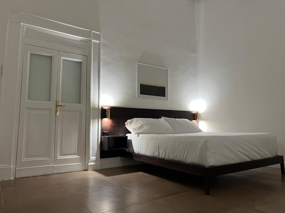 Bed, Bedroom, air conditioner