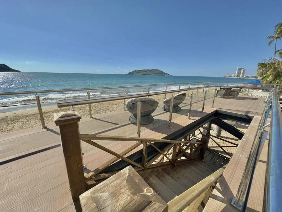 A pie de playa con hermosas vistas by G P S rentas Apartment in Mazatlan