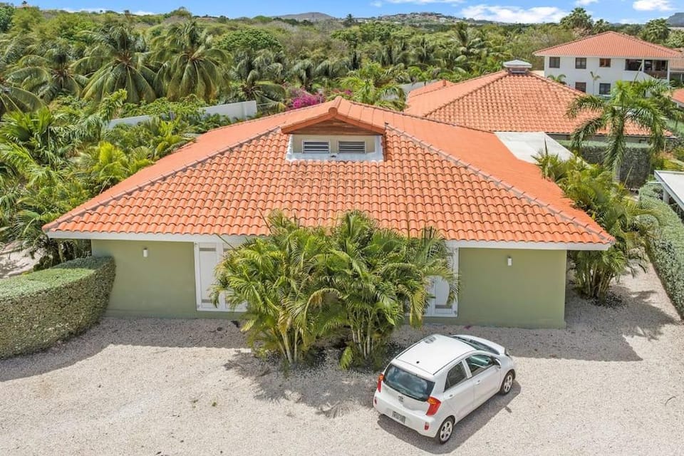 Property building, Garden view, Parking